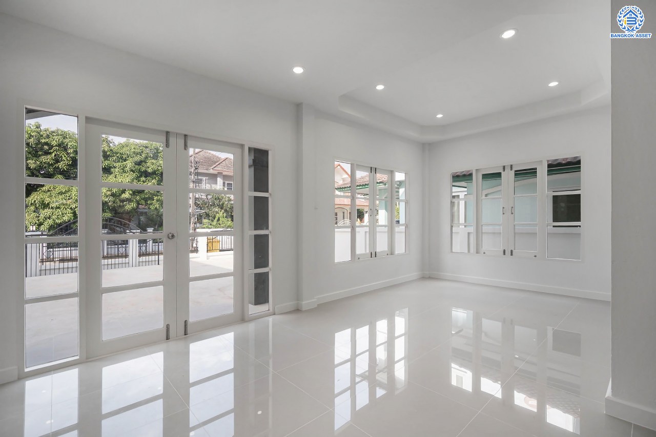 บ้านมือสองตกแต่งใหม่ โครงการ ประดับดาว2 ท่าอิฐ ตกแต่งครบครัน พร้อมอยู่ เนื้อที่ 57 ตร.ว. ฟังก์ชัน 3 ห้องนอน 2 ห้องน้ำ พร้อมห้องอเนกประสงค์ชั้นล่าง 1 ห้อง พื้นที่ใช้สอยกว้างขวาง บนทำเลที่ดีที่สุด เชื่อมต่อได้หลายเส้นทาง ใกล้รถไฟฟ้าสายสีม่วง "สถานีบางรักน้อยท่าอิฐ"